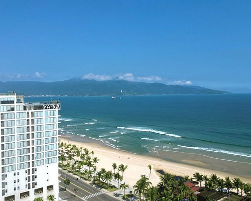Yarra Ocean Suites Danang